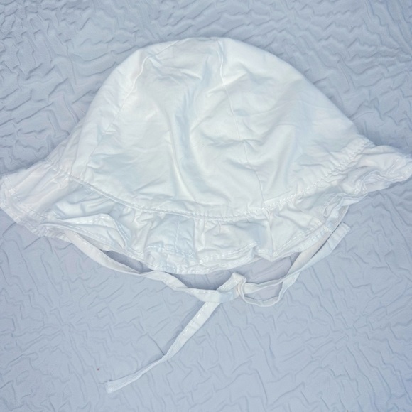 White Ruffled Sun Hat baby H&M 2-4 months - Picture 1 of 5